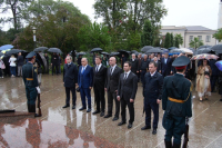 Церемония возложения цветов в честь 32-й годовщины Победы в Отечественной войне народа Абхазии 1992-1993 годов прошла в Парке Славы в Сухуме. Фотоотчет