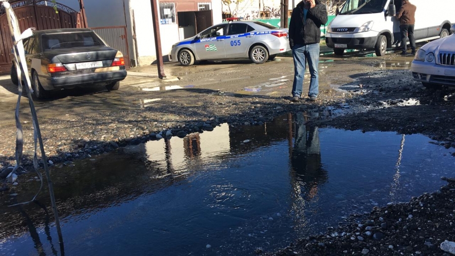 Вода сухум сегодня. МУП Сухум Водоканал. Водоканал Сухум руководитель. Глава Сухумского водоканала. Водоканал Сухум адрес.